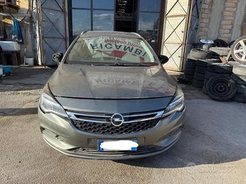 Ricambi Opel Astra Sportstourer+ 1.6 CDTI 136cv de