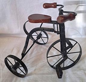 Mini - Triciclo giocattolo in ferro e legno