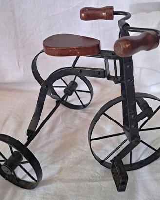 Mini - Triciclo giocattolo in ferro e legno
