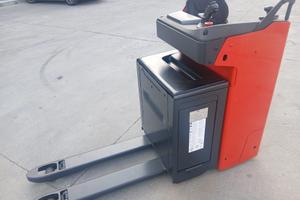 TRANSPALLET ELETTRICO LINDE T20