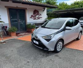 TOYOTA Aygo Connect 1.0 VVT-i 72 CV 5 porte x-co
