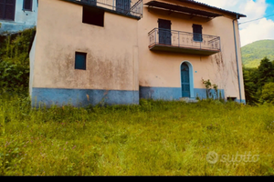 Casa indipendente libera 3 lati a lisio