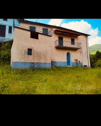 Casa indipendente libera 3 lati a lisio