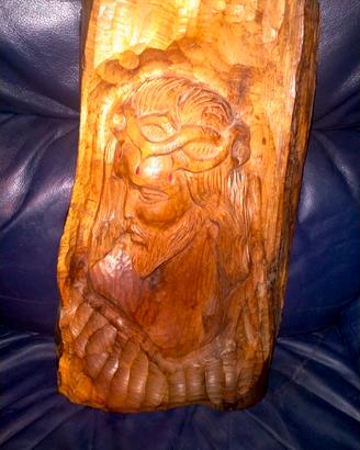 cristo intagliato a mano