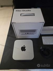 Mac Studio M2 Max 32GB/512GB + Tastiera + Mouse