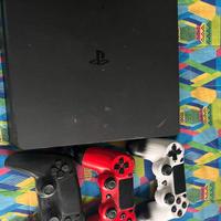PlayStation 4 Slin completa di accessori e giochi