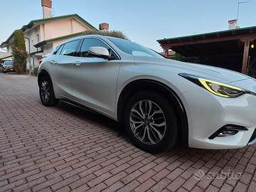 INFINITI Q30 1.5d DCT - FULL OPTIONAL - CERCHI 18"