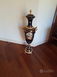 Vaso antico in porcellana blu