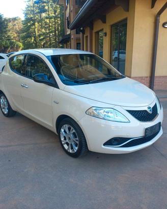 Lancia Ypsilon 1.2 69 CV 5 porte Gold