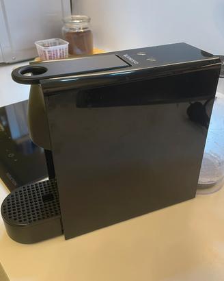 Macchina per il caffè essenza mini della Nespresso