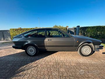 Alfa Romeo gtv6 2.5