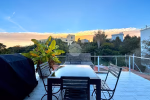 3 LOCALI A NAPOLI