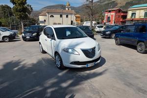 Lancia Ypsilon 1.2 69 CV 5 porte S&S Silver - GPL
