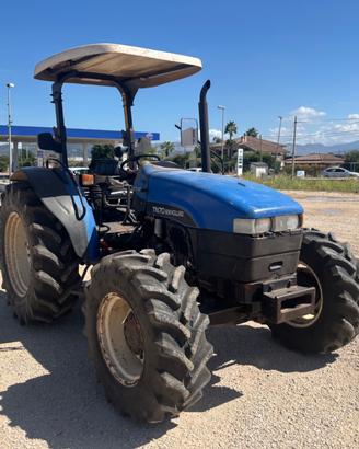 TRATTORE NEW HOLLAND TN70