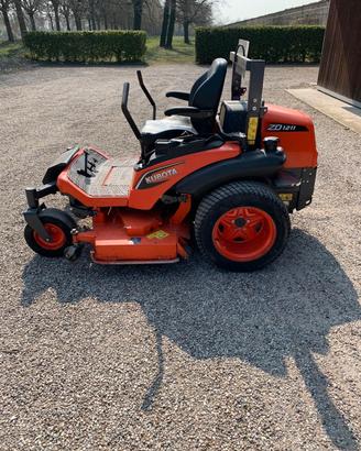 trattorino tagliaerba Kubota ZD1211 