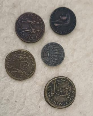 5 monete e 7 chiavi vintage