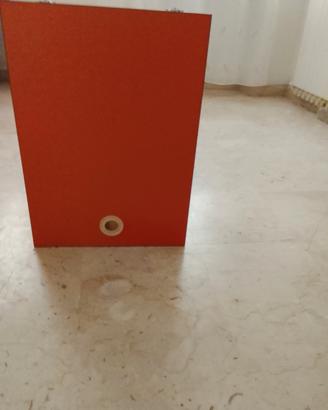 Due mobiletti pensili belli pronti per uso 
