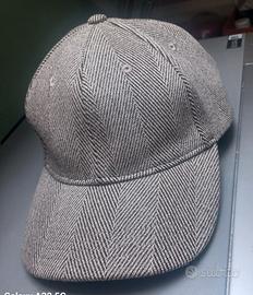 cappellino con visiera 