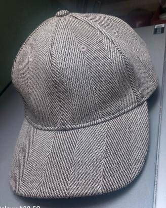 cappellino con visiera 