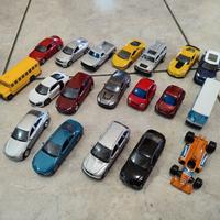 Lotto 19 auto welly diecast
Modellini 