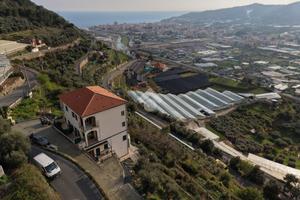 3 LOCALI A CASTELLARO