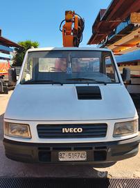 piattaforma aerea Iveco Daily 30.8