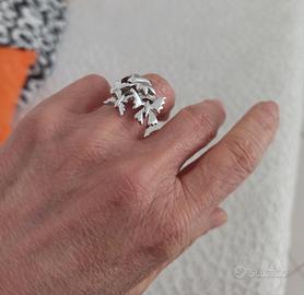 Anello in argento 925 decorato.