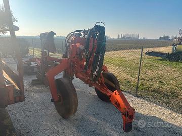 ARATRO CARRELLATO REVERSIBILE RINIERI