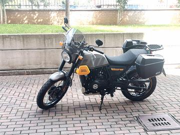 Royal Enfield Scram 411 2022 accessoriata