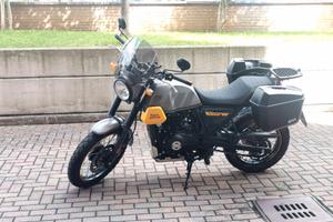 Royal Enfield Scram 411 2022 accessoriata