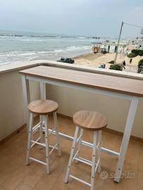 Tavolo snack con sgabelli 