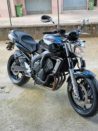Yamaha FZ6 da vetrina