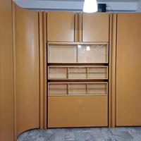 letto a scomparsa con armadio e tavolo