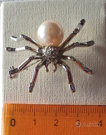 spilla a forma di ragno