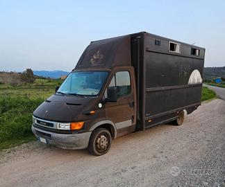 Camion trasporto cavalli