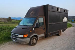 Camion trasporto cavalli