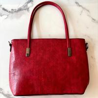 Borsa a spalla e tracolla rossa