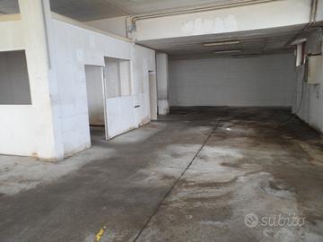 Locale laboratorio, magazzino, deposito