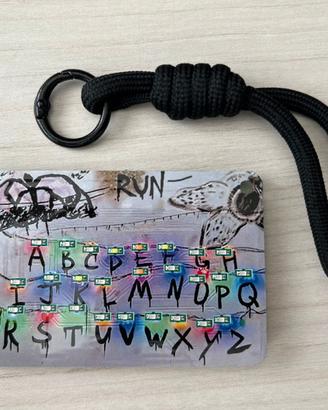 Scheda/Portachiavi Stranger Things