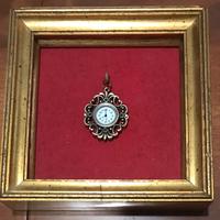 Quadro fiorentino e orologio in cornice bizantina