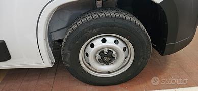 set 4 cerchi + gomme  R15 Peugeot Boxer 