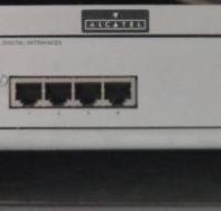 Centralino ALCATEL OMNIPCX SMALL con 5 telefoni