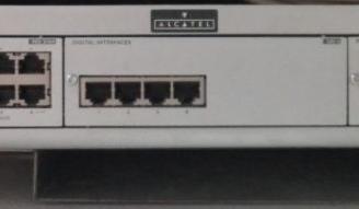 Centralino ALCATEL OMNIPCX SMALL con 5 telefoni