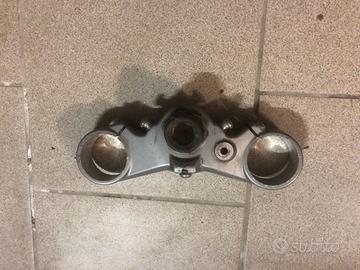 Piastra inferiore forcella R1200R K27 (2010-2014)