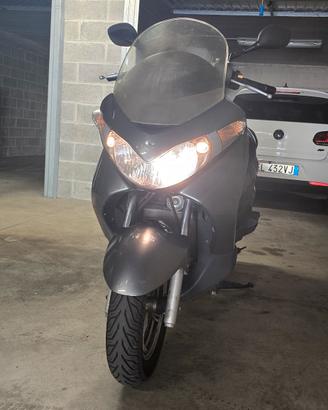 Suzuki burgman 125 scooter