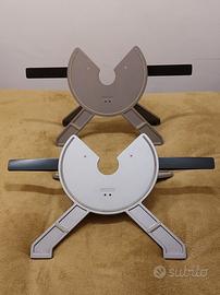 2 piedistalli e 2 trasformatori Wacom Cintiq 22 HD