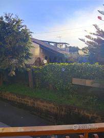 Porzione di villa - Aci Sant'Antonio