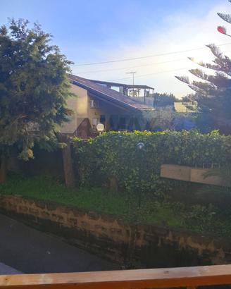 Porzione di villa - Aci Sant'Antonio
