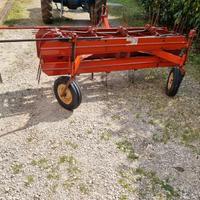 Ranghinatore a nastro flottante e spandifieno