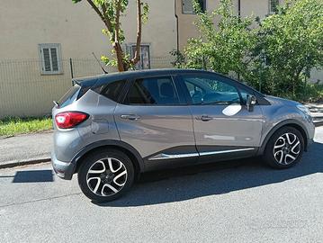 macchina Renault Captur 